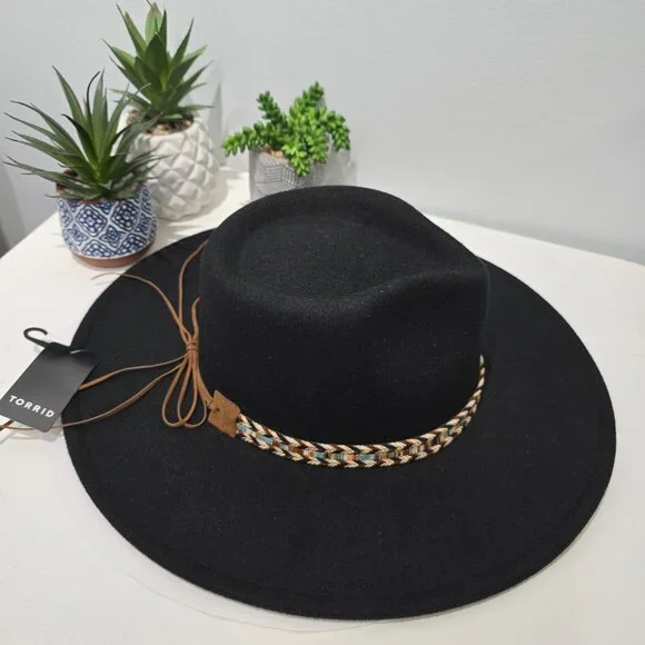 Torrid - Festi Western Hardware Detail Hat in Black - Picture 3 of 12